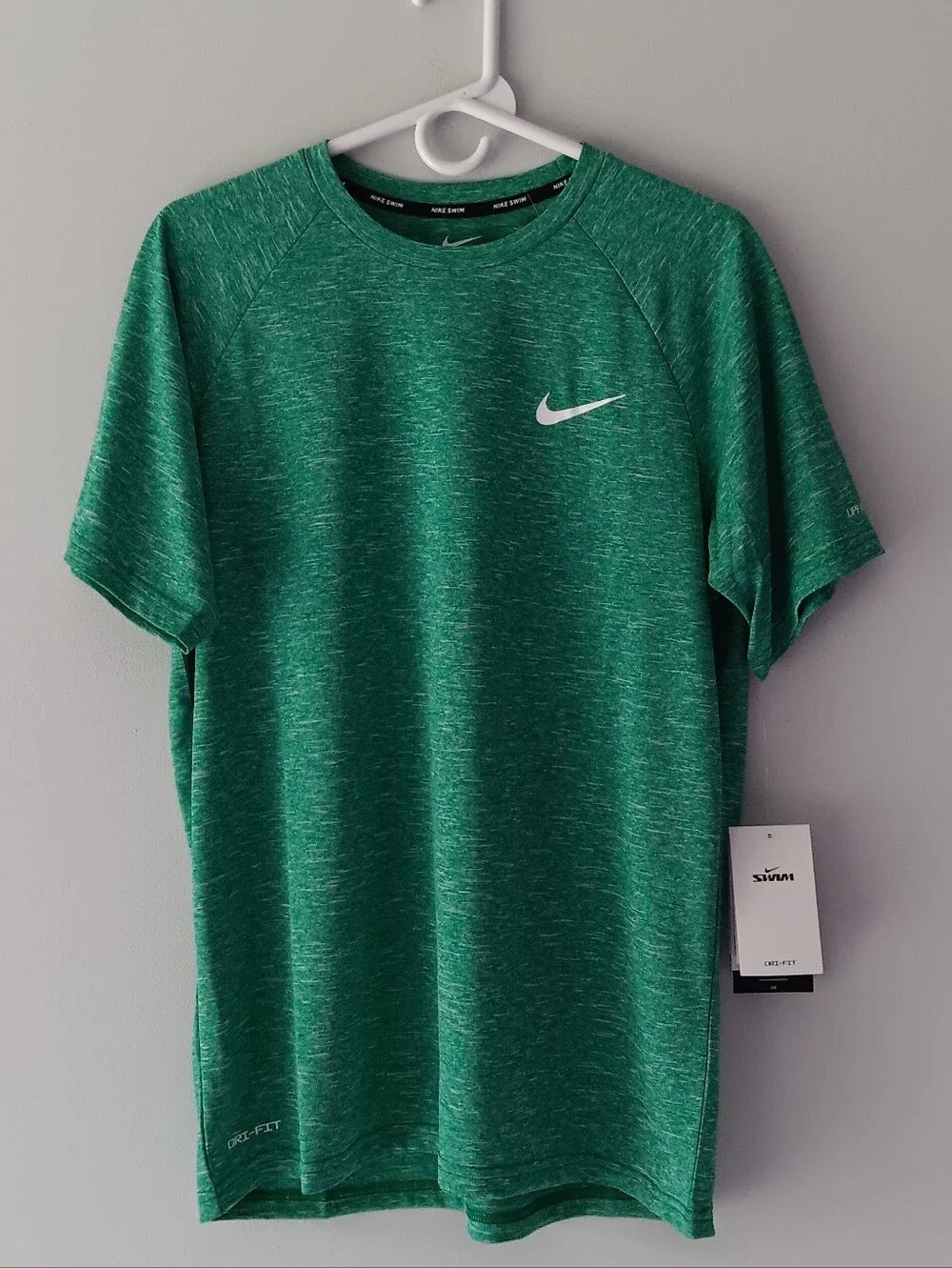 Nike Swim Dri-Fit UPF 40+ Short-Sleeve Crewneck Shirt Green Medium